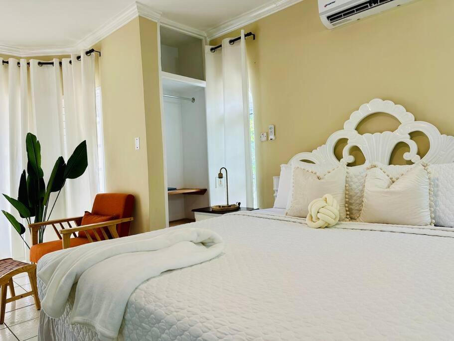 Falcon Islandview - Airport Pickup Available - 24Security Montego Bay Exterior photo